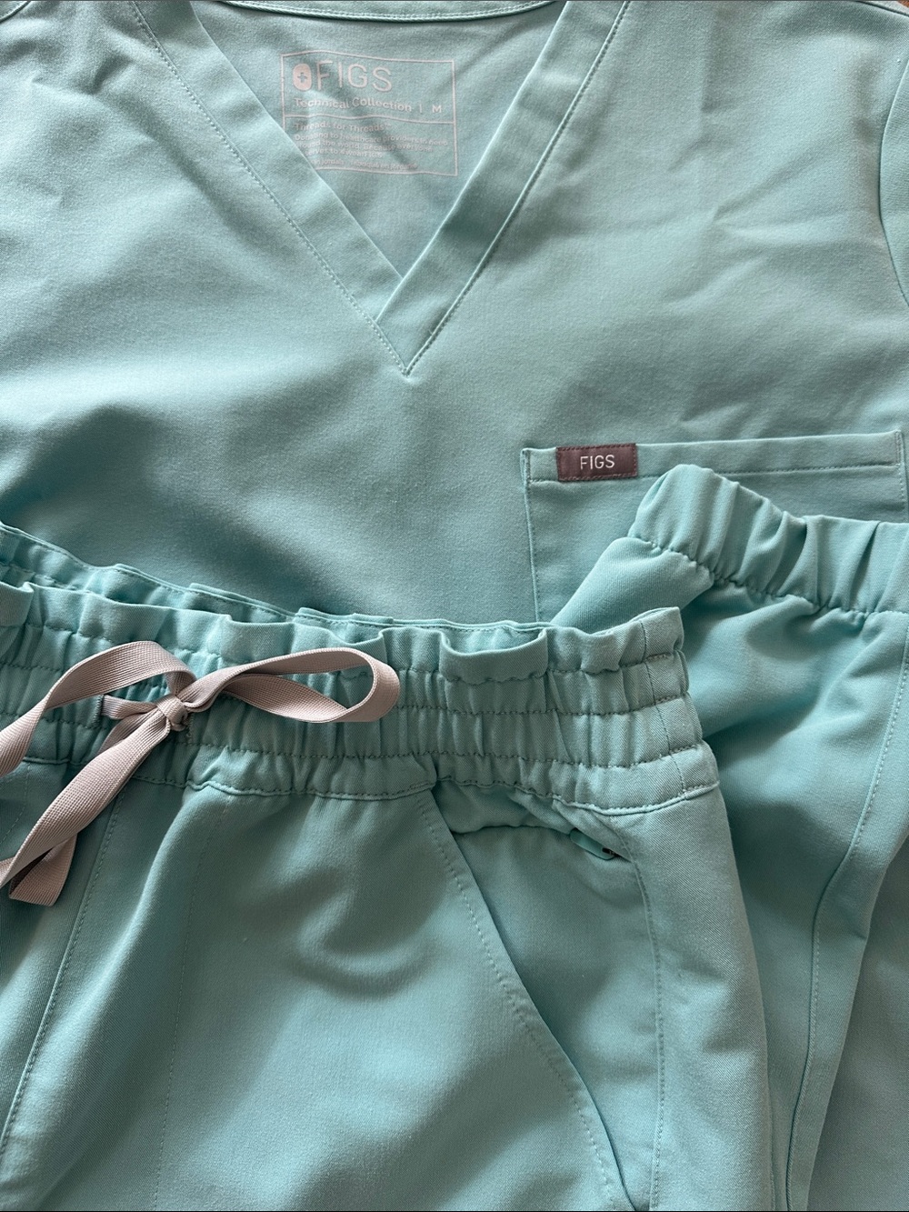 Figs Seaglass M Catarina Top + S Zamora Jogger Scrub Set